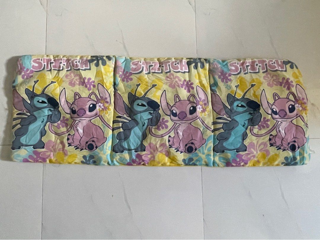 sofa topper pad (Category: Bedding & Towels) located in Naga. Submitted by anbl1004 (Listing ID 1469130409, Image 1). Description: No flaws .