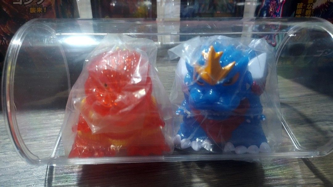 sofubi （分類：動作及對戰玩具）位於 Hong Kong。 由 luckhk33446868 提交（商品編號 1469146306，圖片 3）。簡介： 哥斯拉限量 抽獎版 內有特別卡 玩具 連同保護殼 全新未開封 現時售價 2900元 有意請約時間地點交收。