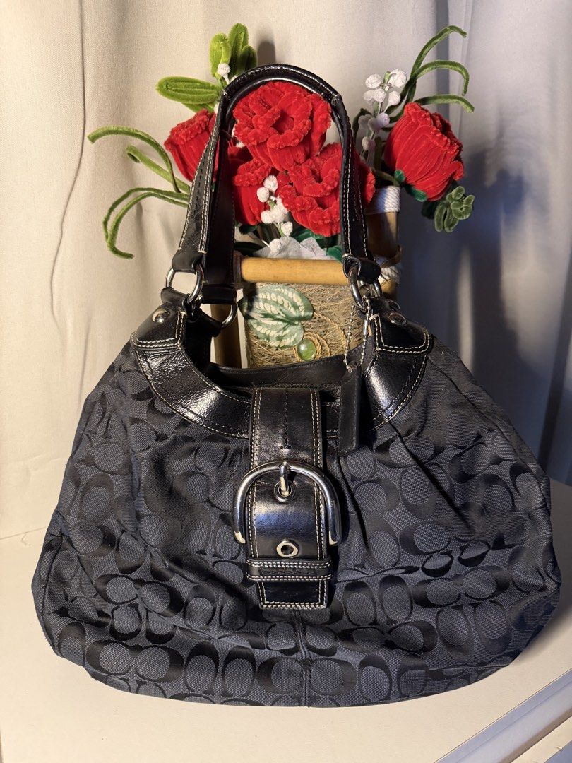 Soho lynn coach (Category: Shoulder Bags) located in Manila. Submitted by chic_coach (Listing ID 1468973435, Image 1). Description: .