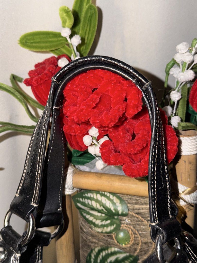 Soho lynn coach (Category: Shoulder Bags) located in Manila. Submitted by chic_coach (Listing ID 1468973435, Image 3). Description: .