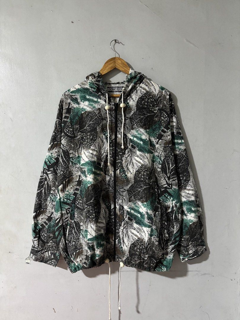 SONIC BOON REALTREE JACKET (Category: Coats, Jackets and Outerwear) located in Pasay City. Submitted by turthrift (Listing ID 1469043746, Image 1). Description: W26 L29 L to XL boxy .