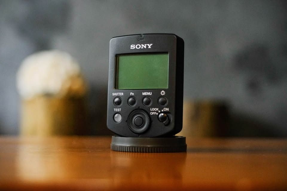 Sony FA-WRC1M Wireless Radio Commander (Category: Flashes) located in Caloocan City. Submitted by tnes1 (Listing ID 1468986906, Image 1). Description: This Sony radio commander is in mint condition. I used it less than 20 times. I take great care of my equipment and I’m only selling because I rarely use my Sony equipment since primarily shooting w/ my Fuji system. Location: Poblacion, Makati - Sony FA-WRC1M wireless radio commander unit in great 