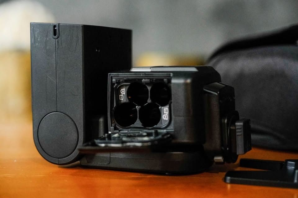 Sony HVL-F60RM Wireless Radio Control Flash (Category: Flashes) located in Caloocan City. Submitted by tnes1 (Listing ID 1468986442, Image 2). Description: This Sony HVL-F60RM wireless flash unit is in mint condition. I used it less than 20 times. I take great care of my equipment and I’m only selling because I rarely use my Sony equipment since primarily shooting w/ my Fuji system. Location: Poblacion, Makati - Model: Sony HVL-F60RM External Fla
