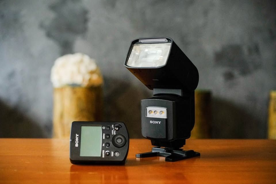 Sony wireless flash combo | HVL-F60RM & FA-WRC1M (Category: Flashes) located in Caloocan City. Submitted by tnes1 (Listing ID 1468985939, Image 1). Description: This Sony wireless combo of the HVL-F60RM flash and FC-WRC1M radio commander is great for users w/ Sony camera models under the a7iv. I take great care of my equipment and I’m only selling because I rarely use my Sony equipment since primarily shooting w/ my Fuji system. Location: Poblaci