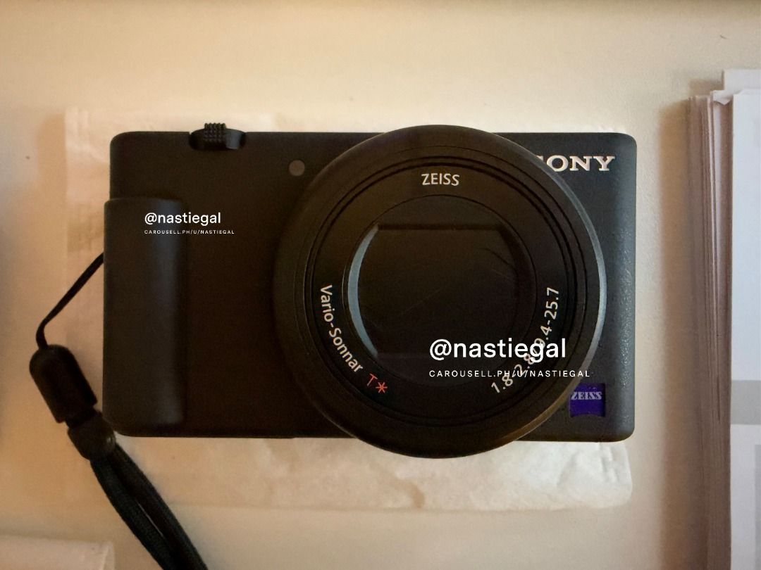 Sony ZV-1 Digital Camera / Vlogging Kit (Category: Cameras) located in Las Pinas. Submitted by nastiegal (Listing ID 1469065408, Image 2). Description: Selling my Sony ZV-1 in excellent, 100% working condition 🤍 Bought last December 2025. Perfect dupe for a Ricoh GR Mostly used for taking pictures, never really used for vlogging or video recording. Well taken care of, with no scratches or visible damage. Still comes with its original box and com