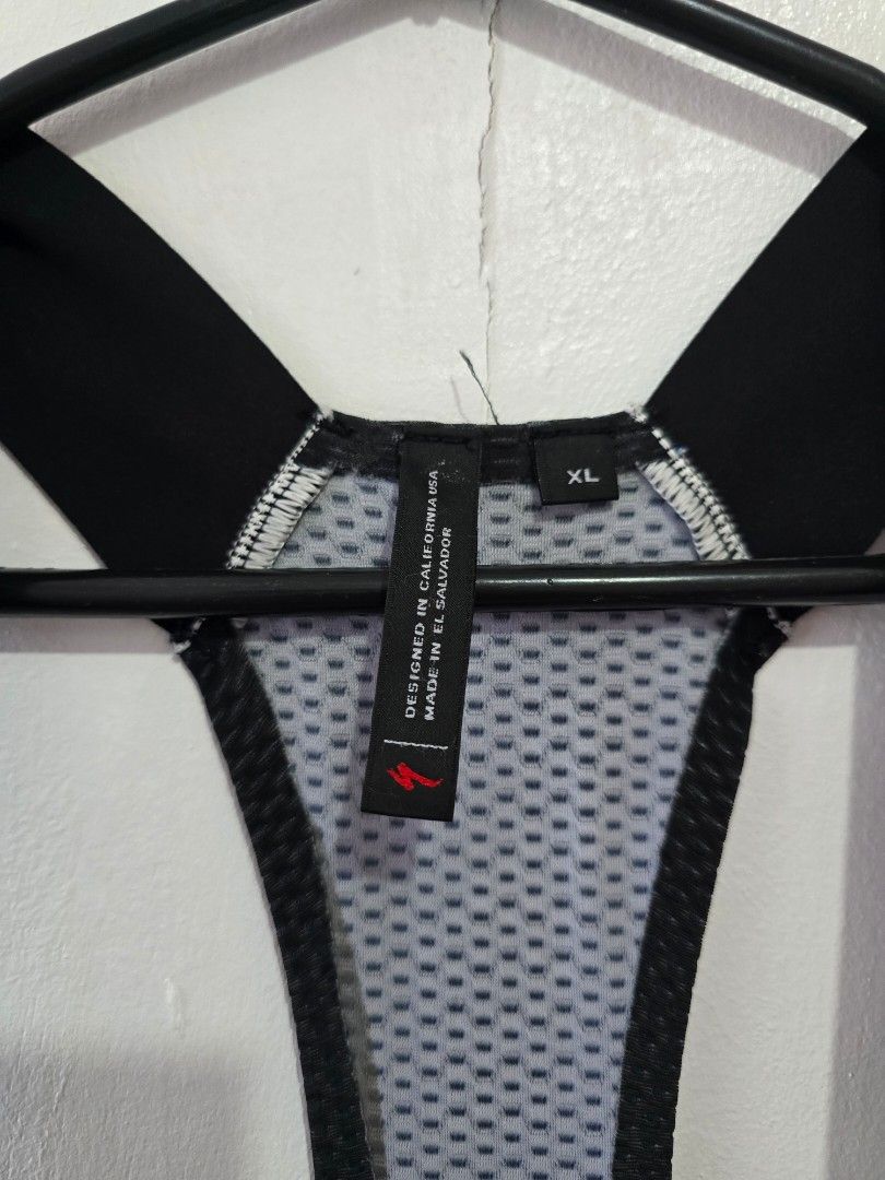 Specialized SL R Bib Short (Category: Activewear) located in Abuyog. Submitted by rmrtabs (Listing ID 1468957084, Image 2). Description: Specialized cycling bib Colab Cognition Cyclery Size XL Color may vary due to lighting. Item is in Abuyog and Tacloban. Shipping is available via j&t. Note: All jerseys are pre-owned. Please expect normal signs of use and minor wear. Any significant flaws or issues will be clearly stated in the item's descriptio