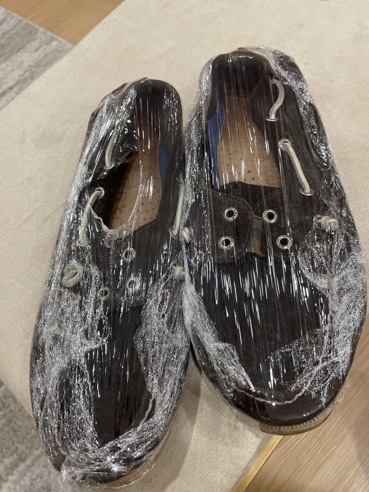 SPERRY TOP SIDER DARK BROWN (Category: Dress Shoes) located in Manila. Submitted by bedlambuzz (Listing ID 1469052071, Image 1). Description: Wysiwg No box Plastic wrapped for storage Worn as described Clean soles as I keep my shoes clean.