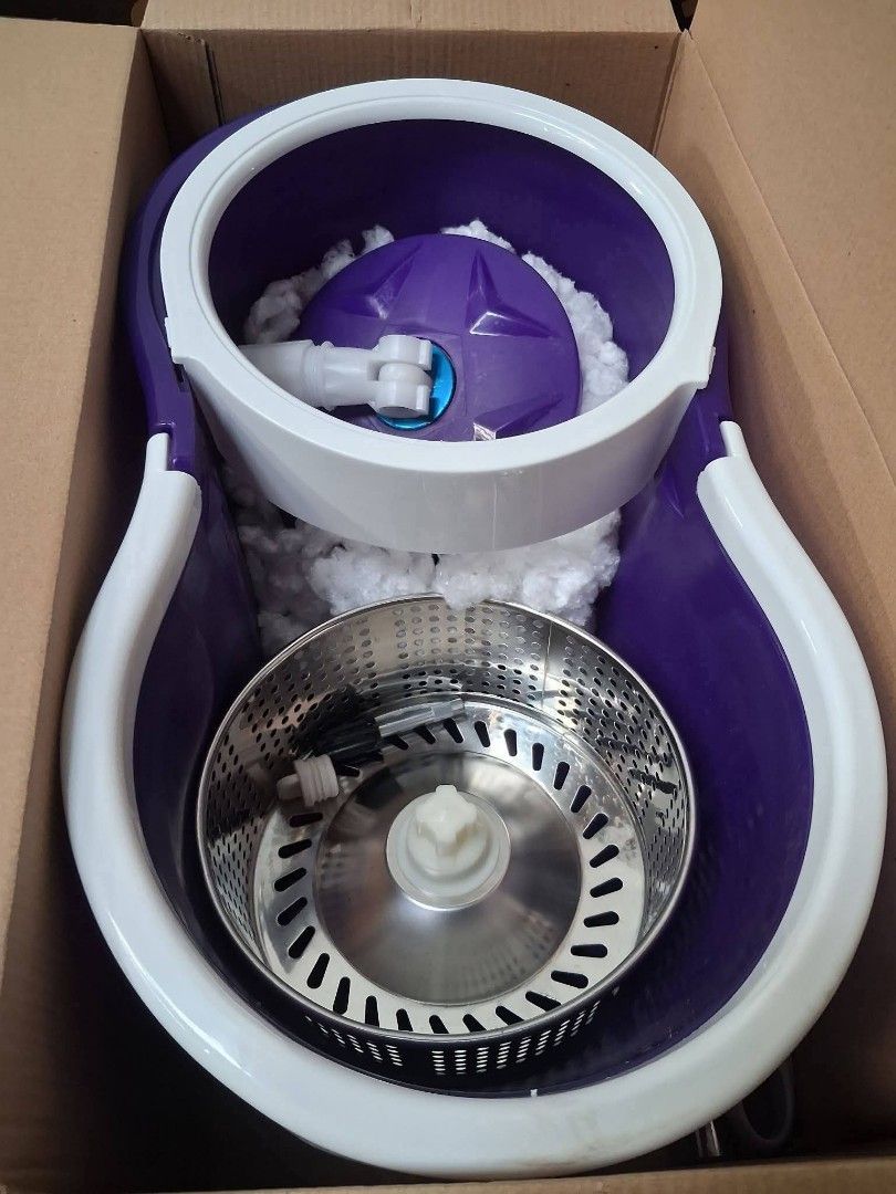 Spin Mop (Category: Cleaning Tools & Supplies) located in Manila. Submitted by redonline (Listing ID 1468976266, Image 3). Description: Spin Mop ₱380 Brand New Same day delivery.
