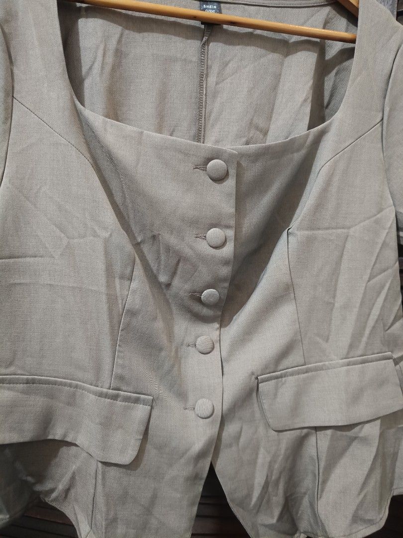 Square Neck Short Sleeve Blouse (Category: Blouses) located in Manila. Submitted by byjrb (Listing ID 1469061388, Image 2). Description: 🛍️ Brand-new items from SHEIN, Emery Rose, Zaful, No brand & more! Size : XXL to Semi XXXL 📦 Shipping: LBC / J&T / Lalamove 💸 MOP: GCash / BPI only Note : Brand is listed as SHEIN for listing purposes. All items are sourced from shein-bales. Shipping schedule. Wednesday and Saturday : shipping day..