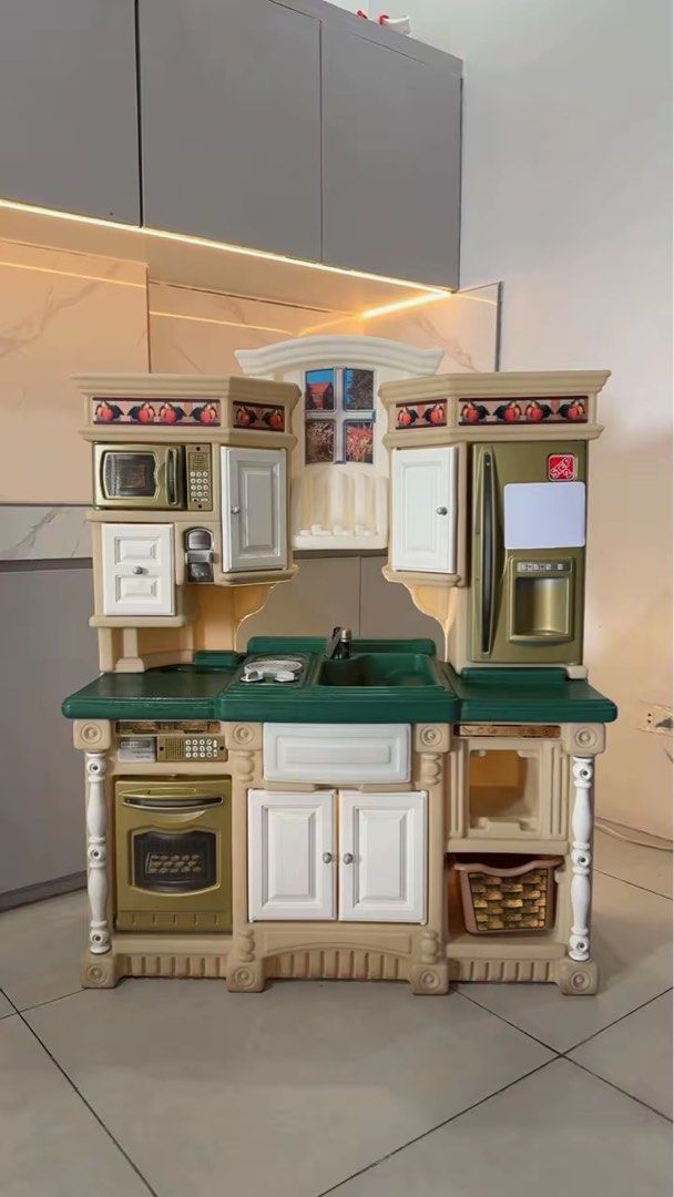Step2 Play Kitchen | Kids Pretend Play Kitchen Set (Category: Kids Toys) located in Manila. Submitted by iravillone31747 (Listing ID 1468988603, Image 1). Description: Step2 Kids Kitchen Playset Brand: Step2 Type: Kids Kitchen Playset Perfect for pretend play and role-playing A fun pretend-play kitchen for little ones! Perfect for toddlers who love cooking, role-playing, and playing house. Great for imaginative play and keeping kids entertained. 