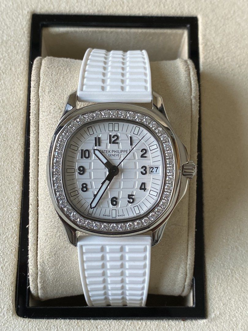 Stone Bezel Rubber Strap Ladies Watch (Category: Women's Watches) located in San Juan City. Submitted by loveswatches22 (Listing ID 1469028344, Image 2). Description: Onhand Dm for more details .