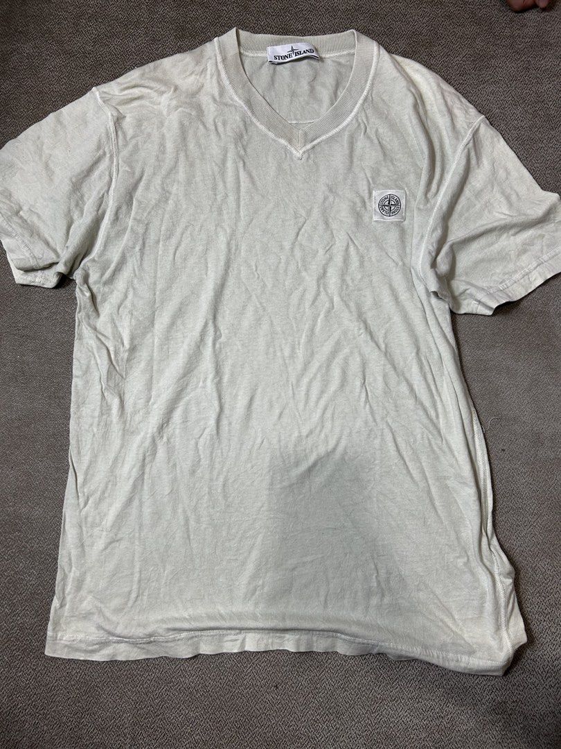 Stone Island Shirt (Category: Tshirts & Polo Shirts ) located in Aurora. Submitted by purethrift07 (Listing ID 1469060084, Image 1). Description: No issue Like new Dm me Authentic.