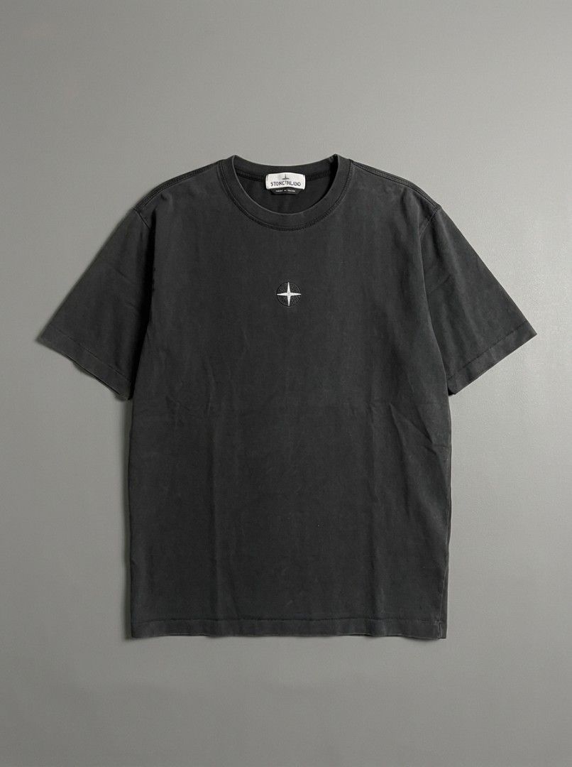 STONE ISLAND,COMPASS LOGO,B-NEW CONDITION NO ISSUE,23*28 (Category: Activewear) located in Tumauini. Submitted by patricktag49926 (Listing ID 1469003337, Image 1). Description: .