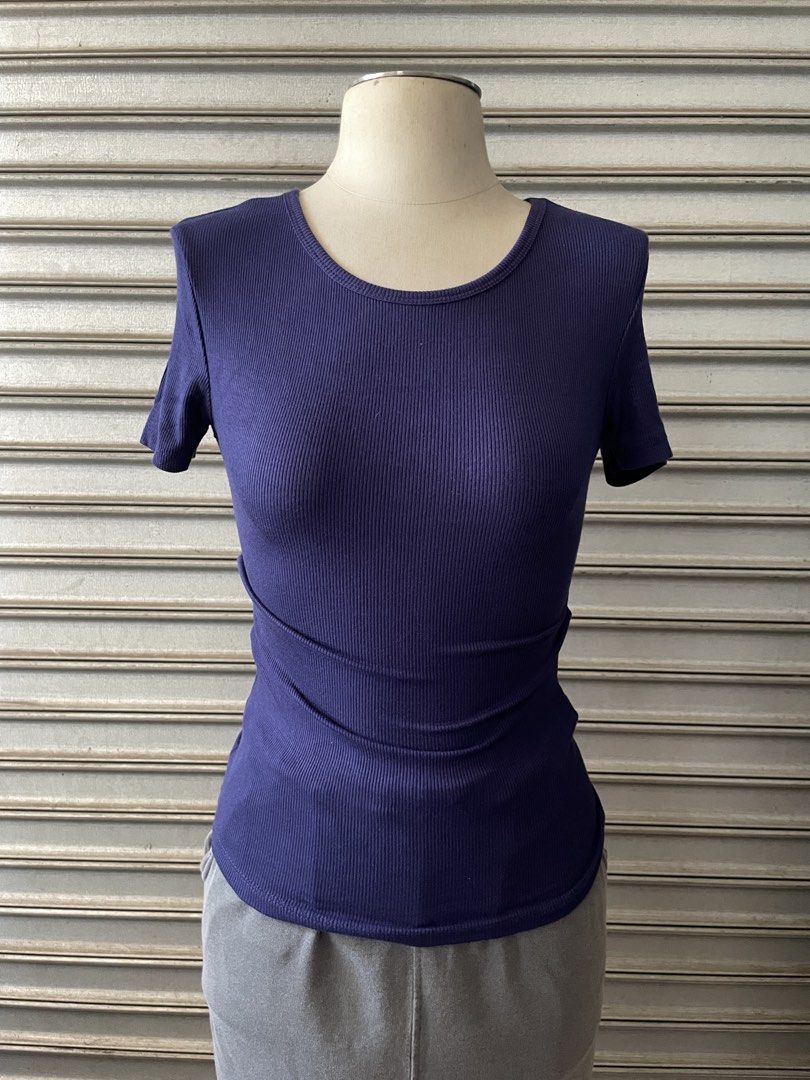 Stradivarius Dark Blue Ribbed T-Shirt (Category: Sleeveless) located in Davao. Submitted by riab_qt (Listing ID 1468945775, Image 1). Description: - Brand: Stradivarius - Condition: Brand new with original retail tags attached - Color: Dark blue - Size: S (EUR S, USA S, MEX 26) - Material & Origin: Made in Turkey - Style: Short sleeves, round neckline, fitted cut.