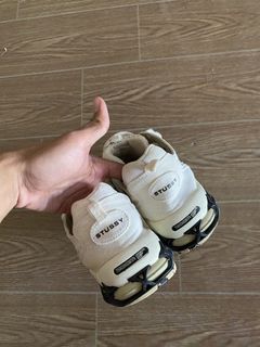 (Category: ) located in . Submitted by thrifted_11 (Listing ID 1468992370, Image 1). Description: .