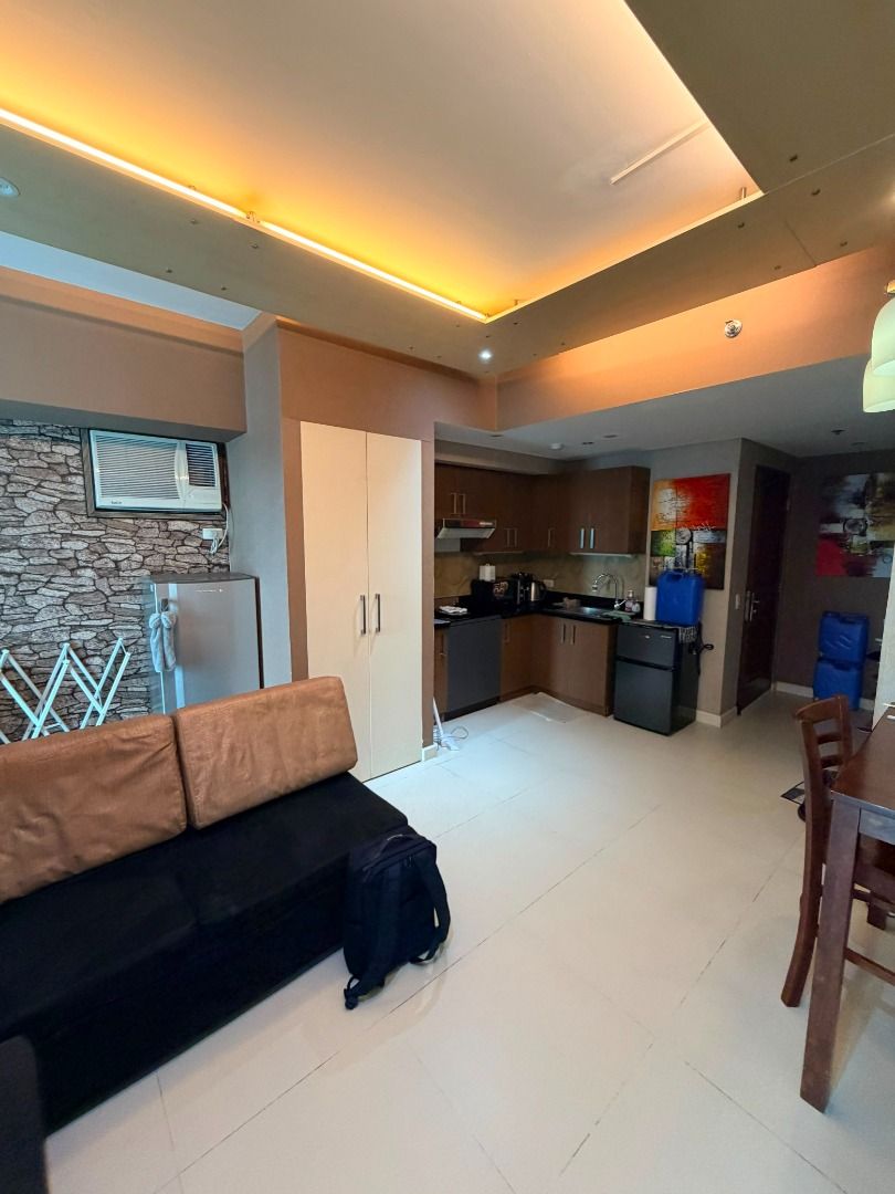 Studio Unit Red Oak Two Serendra 37th Floor (Category: Apartments & Condos) located in Taguig. Submitted by truefox.f2173c (Listing ID 1468943507, Image 3). Description: Repriced to 45k🔥 BGC, TAGUIG BGC- Studio FOR RENT/LEASE: Studio Unit Red Oak Two Serendra 37th Floor Floor Area: 41 sqm Studio converter to 1br fully furnished Asking: 45k/month Photos: https://drive.google.com/drive/folders/1Yi2ZxTDlbPmOlm5JTEFFPats2hd1NA1f?usp=sharing.