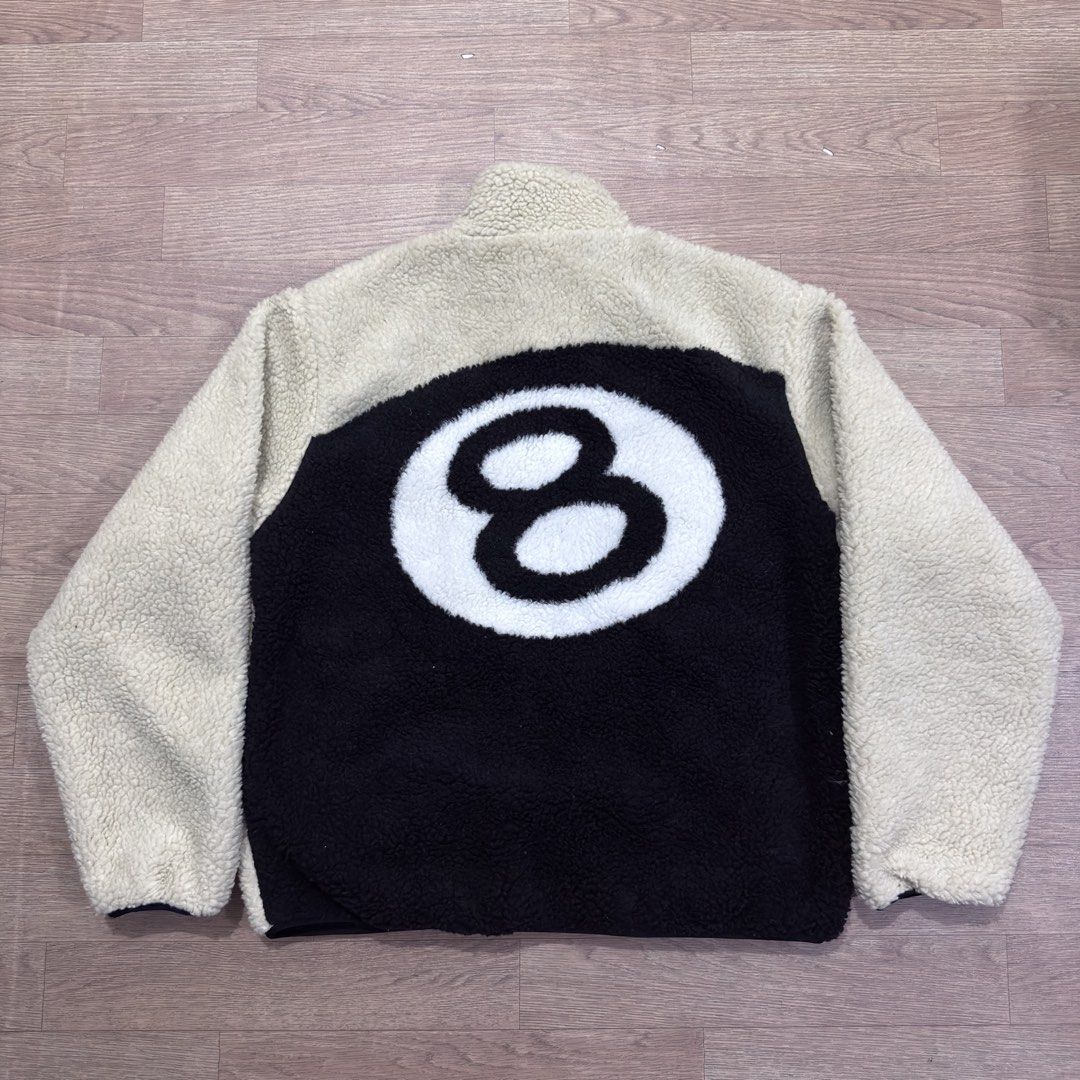 Stussy 8 Ball Reversible Jacket (Category: Coats, Jackets and Outerwear) located in Imus. Submitted by casterhitz (Listing ID 1468931749, Image 3). Description: Large 24x29 No issue Excellent condition .