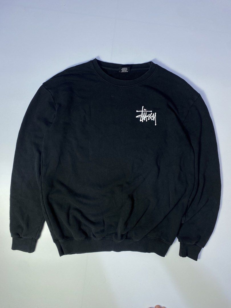Stussy Basic logo Crewneck (Category: Coats, Jackets and Outerwear) located in Manila. Submitted by streetw1se.ph (Listing ID 1469029767, Image 1). Description: Stussy Crewneck Size:XL Width:24 Length:28 Shoulder:22 Sleeve length:24 Hem:16-22 adjustable (Measured in inches) -Have some flaws -Hairline,cracks -9/10 cr .