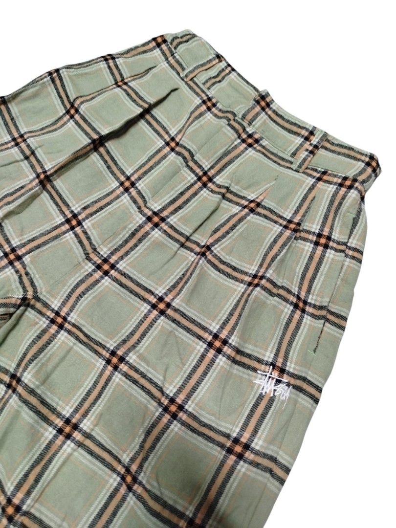 STUSSY CHECKED TROUSER PANTS (Category: Other Bottoms) located in Bayombong. Submitted by Gentlemans_ClosEt (Listing ID 1468937578, Image 2). Description: STUSSY CHECKED TROUSER PANTS SIZE 6 ON TAG WAISTLINE: 26-29 LENGTH: 42 LEG OPENING: 10 EXCELLENT CONDITION NO ISSUES.