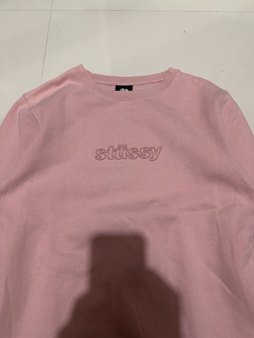 Stussy crewneck (Category: Coats, Jackets and Outerwear) located in Dagupan City. Submitted by lwkythrft (Listing ID 1469000008, Image 2). Description: Stussy crewneck Medium 26x20 Legit 💯 Excellent condition 1,000 plus sf .