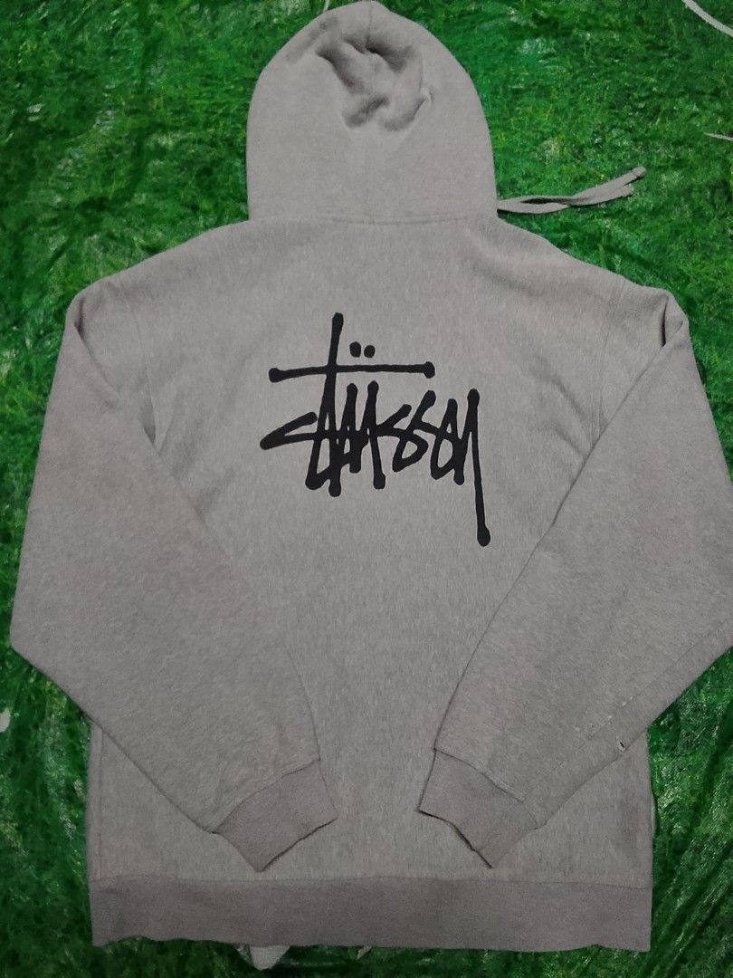 Stussy Hoodie (Category: Coats, Jackets and Outerwear) located in Tagbina. Submitted by jera-thrift.16 (Listing ID 1469028438, Image 1). Description: Good condition color rate 9/10 Size-XL Dime's: W-23 x L-30 issue- last pic( multiple scratches sa sleeve at may minor rust stain sa loob ng hood) need wash 550 free ship.