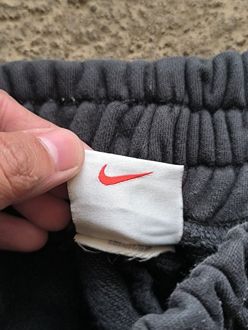 STUSSY X NIKE JOGGER (Category: Joggers) located in Cotabato. Submitted by sentimentalgoodz (Listing ID 1469161687, Image 3). Description: STUSSY X NIKE JOGGER 8.5/10 CONDITION SIZE 30-32 NO FLAWS.