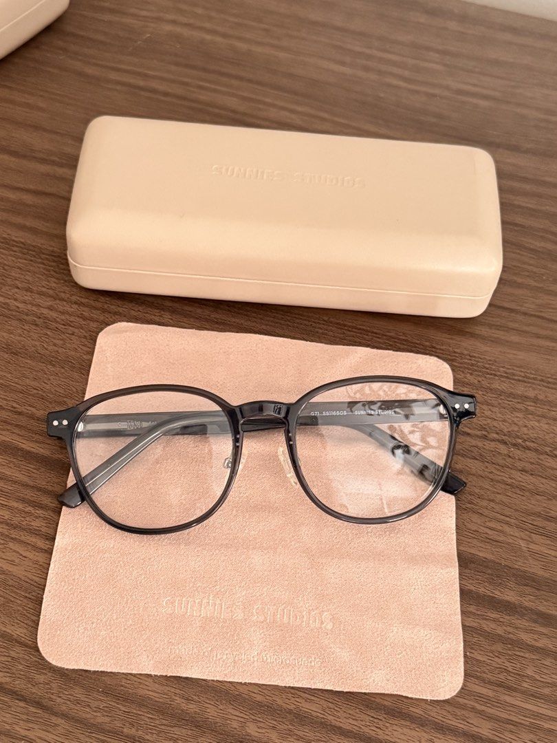 Sunnies Studios Optical Frame Orman in Ant (Category: Sunglasses & Eyewear) located in San Pedro. Submitted by etc05 (Listing ID 1469009334, Image 1). Description: - Brand/Model: Sunnies Studios Orman - Colorway: Ant - Fit: Wide fit - Shape & Lenses: Classic round shape with clear lenses - Inclusions: Original beige hard case and microsuede cleaning cloth - Condition/Features: Great everyday pair, very lightweight and comfortable.