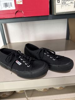 (Category: ) located in . Submitted by Dez.preloved (Listing ID 1468984954, Image 1). Description: .