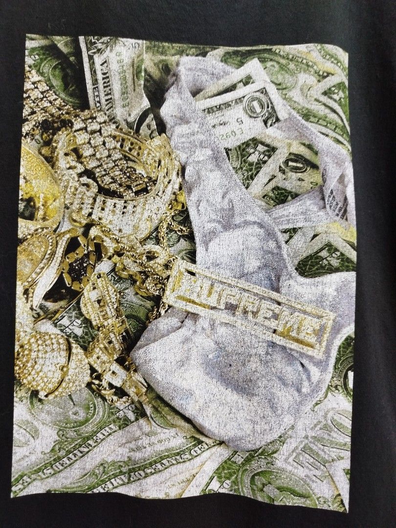 SUPREME BLING TEE (Category: Tshirts & Polo Shirts ) located in Bayombong. Submitted by Gentlemans_ClosEt (Listing ID 1468936633, Image 2). Description: SUPREME BLING TEE SIZE MEDIUM ON TAG DIMES: W21 X L29 GOOD CONDITION HAIRLINE CRACK PRINT.