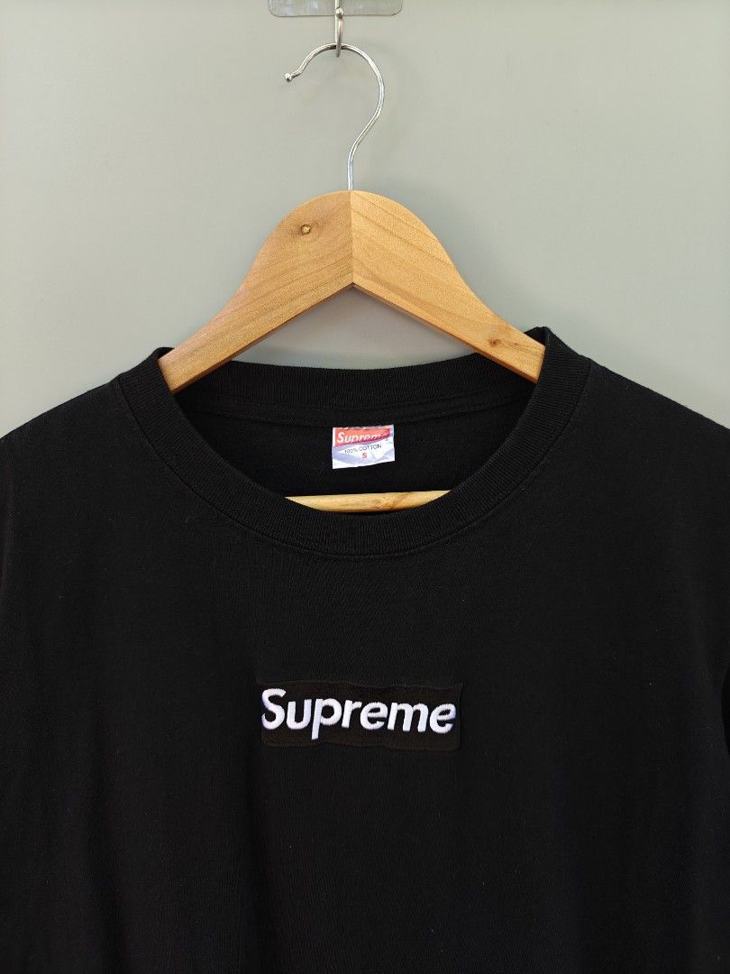 Supreme Box Logo Embroid (Category: Tshirts & Polo Shirts ) located in Alaminos. Submitted by epargne (Listing ID 1468959522, Image 3). Description: ◾Size : Medium ◾Dimes : Length" 27.5, Width"19.5 ◾LIKENEW CONDITION! ◾WASHED W/ FABCON AND READY TO WEAR 🛒Price : + Shipping fee.