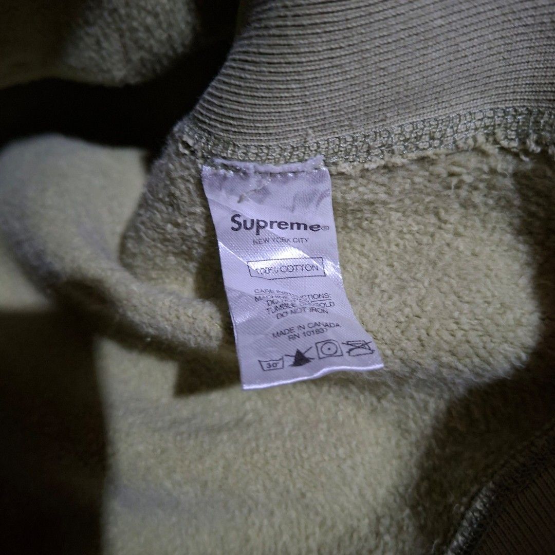Supreme Box Logo Sage Green (Category: Hoodies) located in Bayambang. Submitted by thedonedeal (Listing ID 1469114727, Image 3). Description: Supreme Box Logo Sage Green W22x L27 No issuee Good Condition No Rush Order For Pick Up By Courier Only!!!.