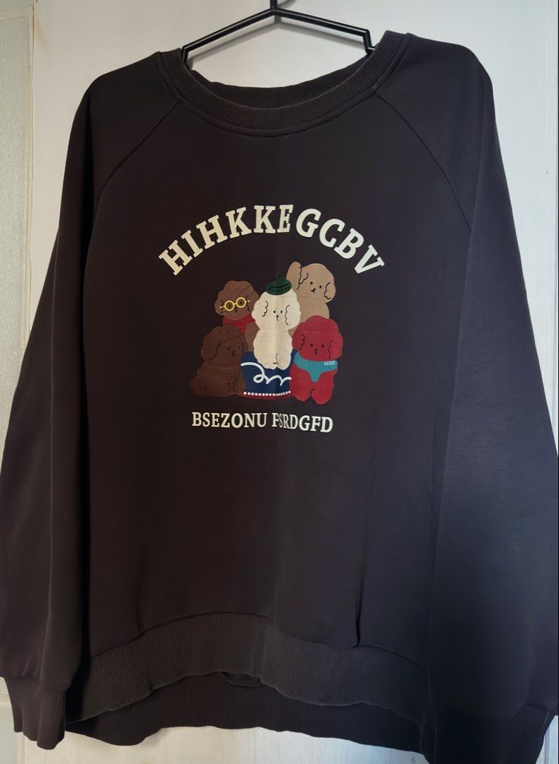 Sweatshirt bear design (Category: Others Tops) located in Cavite. Submitted by chicfinds.slay (Listing ID 1469093521, Image 1). Description: ✨best fit s-large for women ✨bedt fit s-m for men ✨unisex.