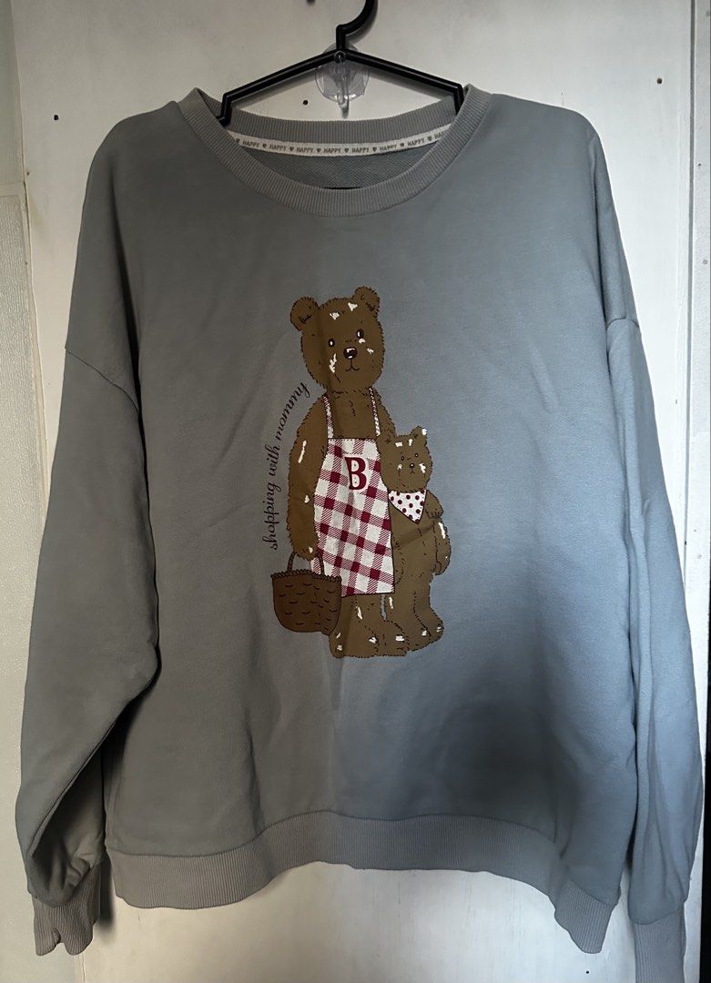 Sweatshirt bear design (Category: Others Tops) located in Cavite. Submitted by chicfinds.slay (Listing ID 1469094311, Image 1). Description: ✨best fit s-semi large women ✨best fit s-semi medium men ✨unisex.