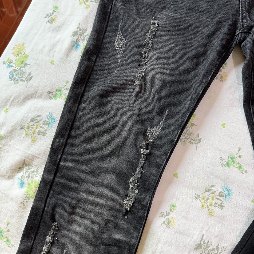 [TAKE 2] Black Jeans/Pants (Category: Jeans) located in Pasig City. Submitted by beabimbop (Listing ID 1468995480, Image 2). Description: • 25-26” waist • the one with distressed details is low waisted 😋 • no issues. take both! • rfs: decluttering.