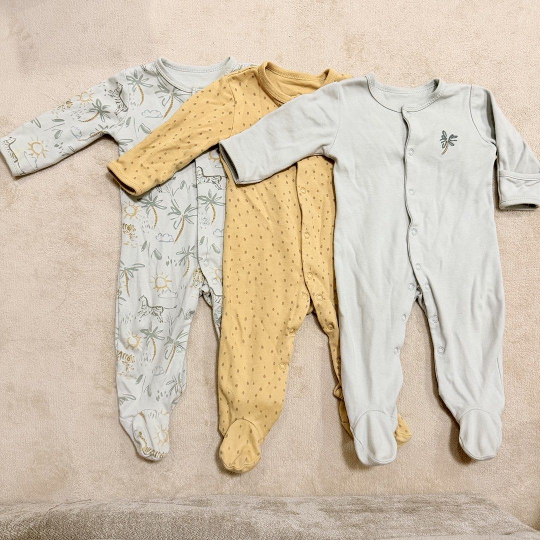 Take all - Baby Boy (Category: Babies & Kids Fashion) located in San Pedro. Submitted by chekwaaa (Listing ID 1468975871, Image 3). Description: Take All 2,800 Baby Boy Preloved Things 🩵 3-6months old Good used condition Mix of frogsuits, onesies, shirt, terno, rompers, socks, Authentic Nike Shoes, costumes Etc., Everything you see in photos are included. Toys are complete, clean, music and lights working. Baby comforter with pillows.. All are i