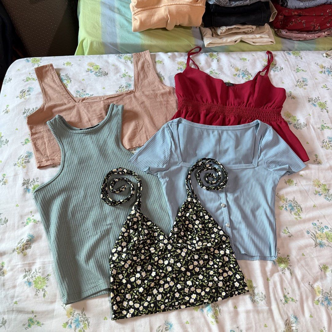 [TAKE ALL] Cropped Tops Bundle (Category: Sleeveless) located in Pasig City. Submitted by beabimbop (Listing ID 1469002282, Image 1). Description: • xs-s • sold as a set • rfs: decluttering 🏷️ tags: sleeveless, tank top, going out top, ruffles, ribbed top, fitted top, bodycon, square neck, sexy, summer, body hugging .