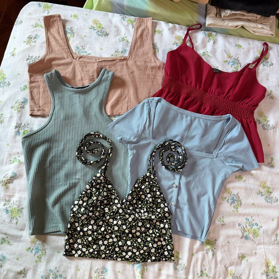 [TAKE ALL] Cropped Tops Bundle (Category: Sleeveless) located in Pasig City. Submitted by beabimbop (Listing ID 1469002282, Image 2). Description: • xs-s • sold as a set • rfs: decluttering 🏷️ tags: sleeveless, tank top, going out top, ruffles, ribbed top, fitted top, bodycon, square neck, sexy, summer, body hugging .