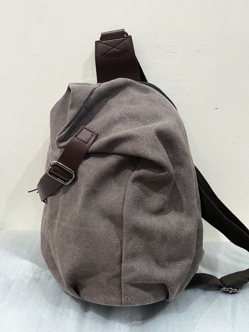 Take all crossbody bags (Category: Cross-body Bags) located in Talisay. Submitted by cherylu (Listing ID 1469147661, Image 3). Description: For take all only. All in good condition no flaws..