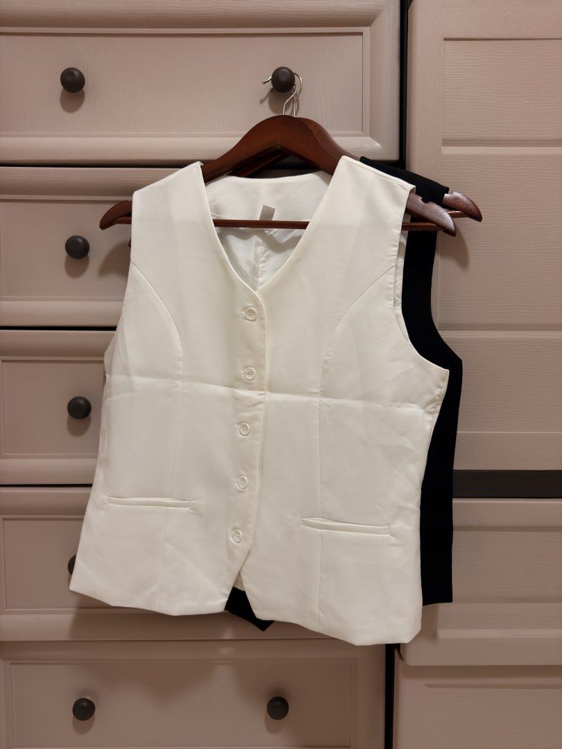 Take All for 1500 (Category: Tshirts & Polo Shirts ) located in Trece Martires City. Submitted by laengel (Listing ID 1468996475, Image 2). Description: Decluttering items as low as 250 😌 Vest (Black & White 2XL) - 250 each, never worn. Brown Corset - 250 never worn Uniqlo Women Polo (L) - 300 worn once. Uniqlo Turtle Neck - 300 worn once. Uniqo Blue Trouser - 300 worn once. Jacket - 300 If Take All - 1500 nalang hehe .