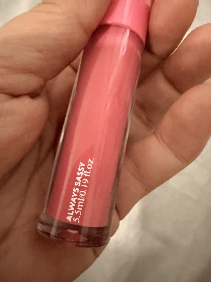 Take all for 570 (Category: Makeup) located in Rizal. Submitted by lovekylekale (Listing ID 1469022905, Image 3). Description: Take all - Aveda lipgloss (01 hibiscus dew) - vice cosmetics liquid blush (always sasst) - stilla ( dolce ) - mac (thanks its mac).
