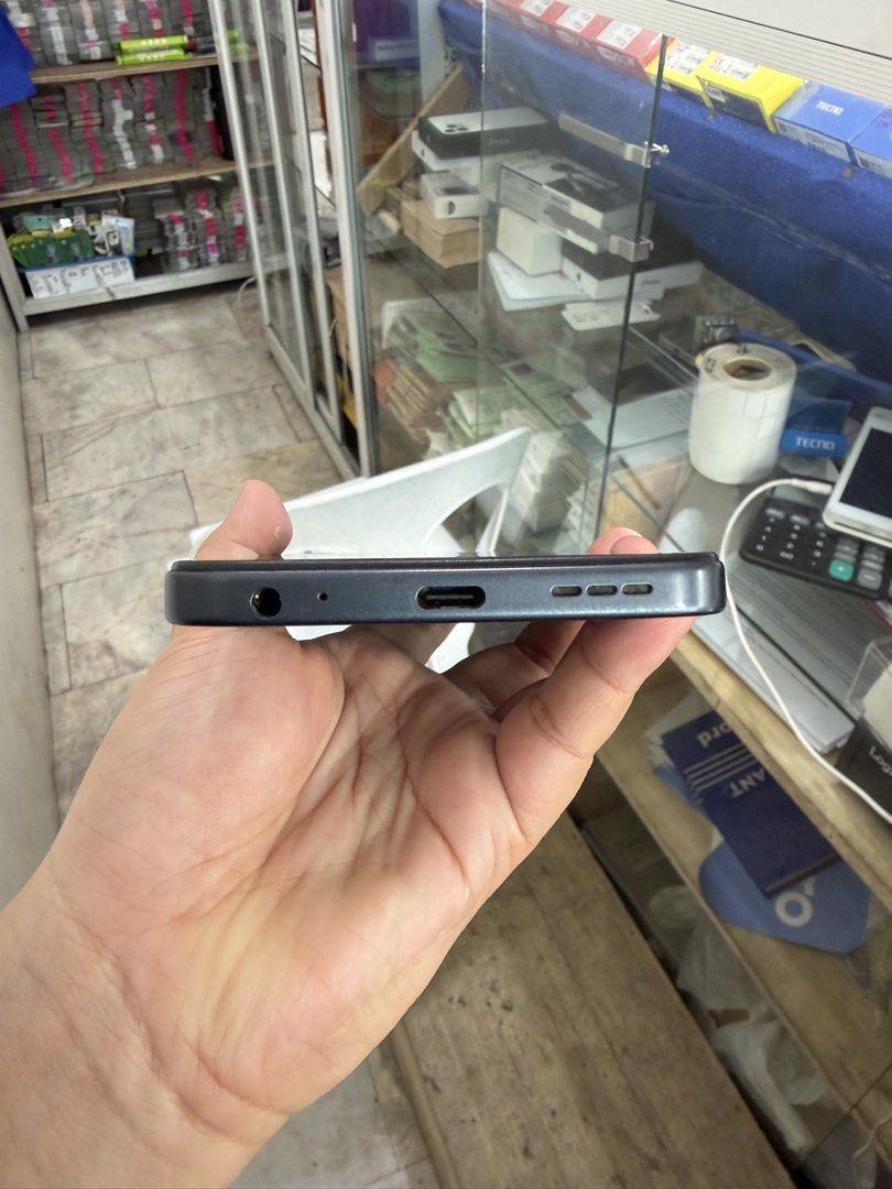 Tecno spark go 2 128gb (Category: Android Others) located in Manila. Submitted by nafinglalabs (Listing ID 1469089857, Image 3). Description: Gagamitin nalng Makinis No issue No history of repair With freebies.