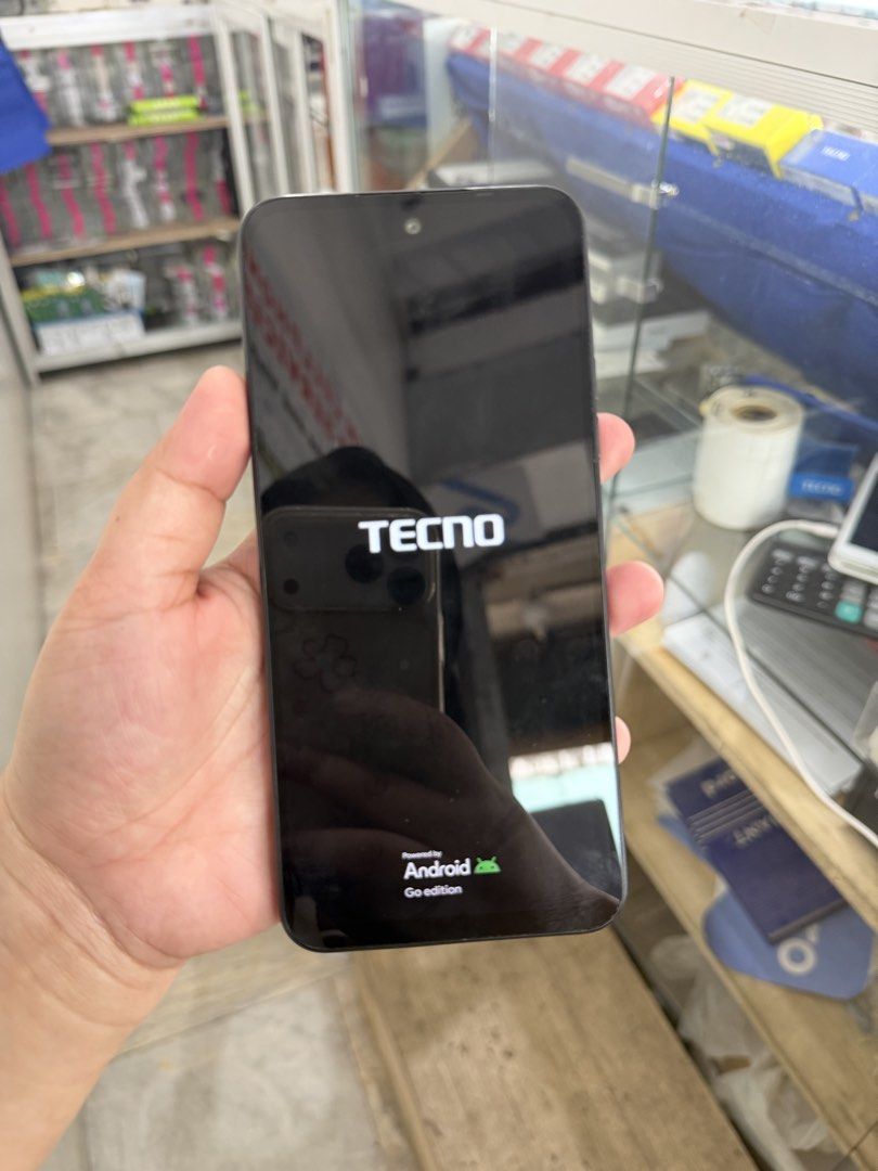 Tecno spark go 2 128gb (Category: Android Others) located in Manila. Submitted by nafinglalabs (Listing ID 1469089857, Image 2). Description: Gagamitin nalng Makinis No issue No history of repair With freebies.
