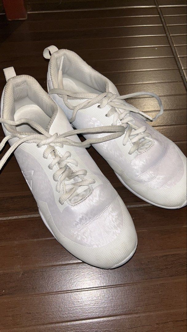 Tera Cheer Shoes (Category: Other Sports Equipment and Supplies) located in Manila. Submitted by from.me2u (Listing ID 1469110048, Image 2). Description: Tera White Victory Cheer Shoes - Size 6 - Used thrice (during shows only) - Cleaned it before selling it here :> - Price is negotiable.