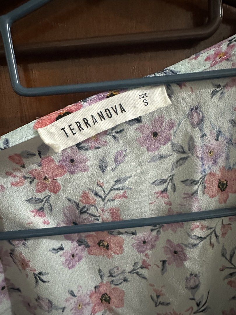 Terranova Floral Ruffle Dress (Category: Dresses) located in Cebu City. Submitted by bcdeclutters (Listing ID 1469055400, Image 2). Description: - Brand/Style: Terranova floral dress - Size: Small (S).