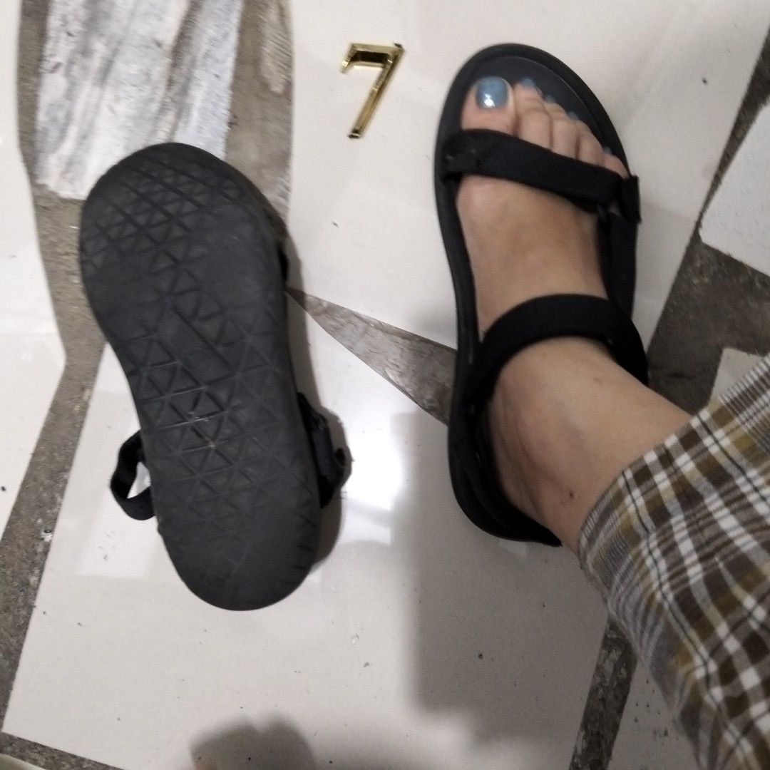 Teva (Category: Sandals) located in El Salvador. Submitted by francheskaukayukay (Listing ID 1469033279, Image 3). Description: .
