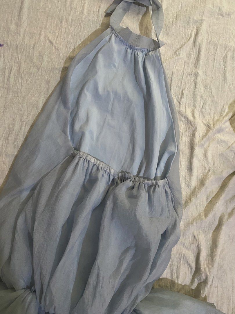 Textured chiffon fabric dress (Category: Dresses) located in Alburquerque. Submitted by chelseyywz (Listing ID 1462597046, Image 3). Description: Brand new, never worn. Size XS-M. Bought this for 450, high quality..