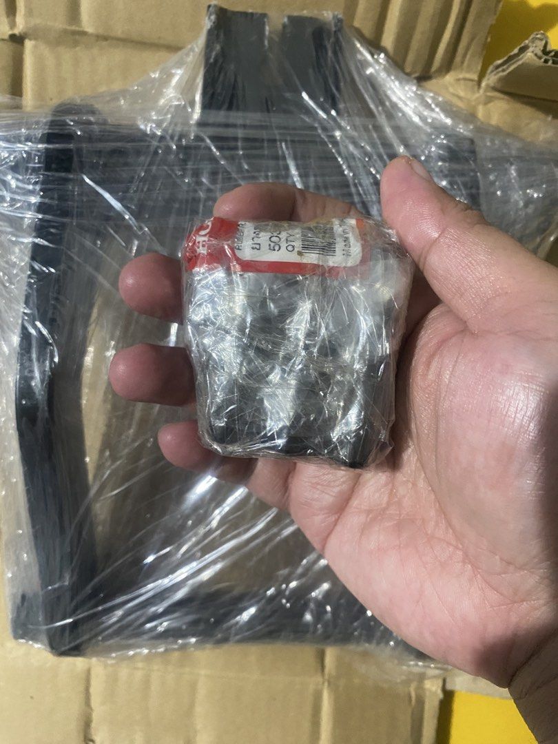 TH Avenue +2.5 ES (Category: Announcements) located in Rizal. Submitted by supremo199x (Listing ID 1468951876, Image 3). Description: For sale TH Avenue +2.5 ES brandnew wrong size nabili.