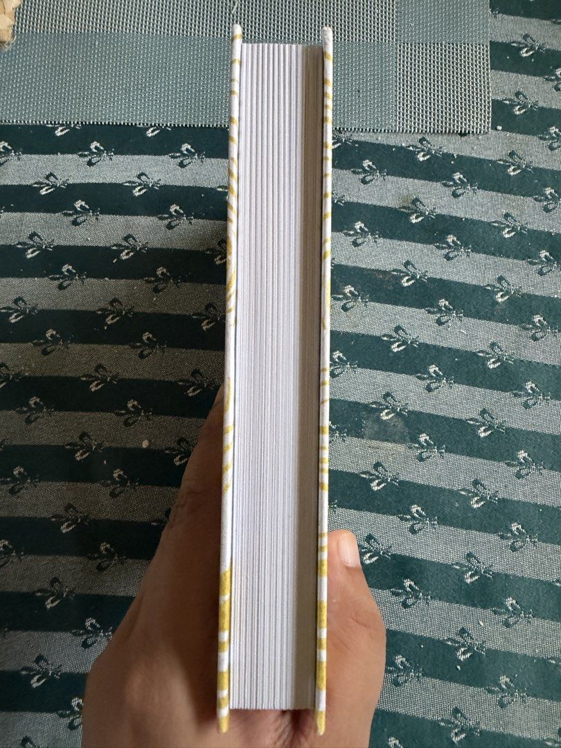 The Happiness Code by Domonique Bertolucci (Category: Storybooks) located in Paranaque City. Submitted by juniofrankie (Listing ID 1468978507, Image 3). Description: - decluttering - read only once .
