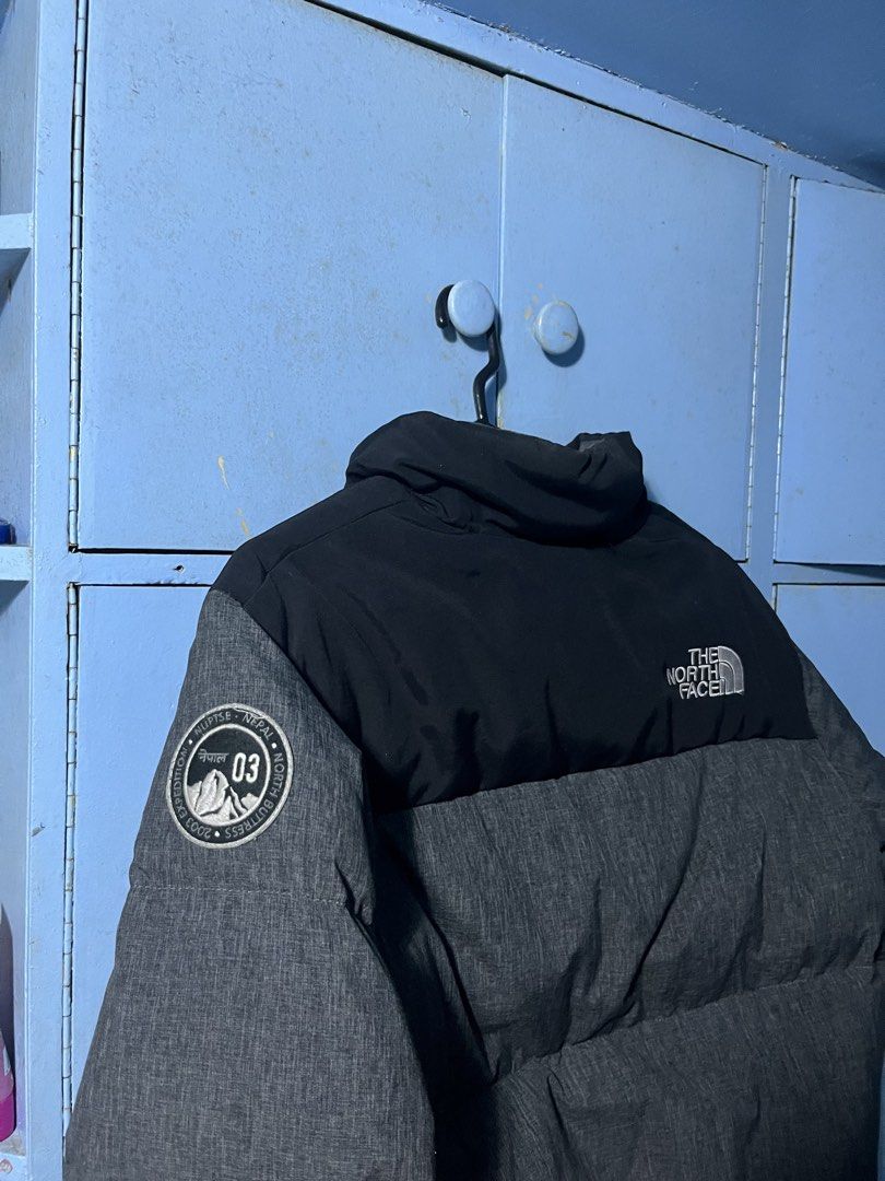 The North Face 1996 Retro Nuptse Jacket (Category: Coats, Jackets and Outerwear) located in Mandaluyong City. Submitted by lamisjoshelider (Listing ID 1469125797, Image 3). Description: -the north face 1996 retro nuptse jacket -used once -size M-L -nego sure buyer tawad ka lang.