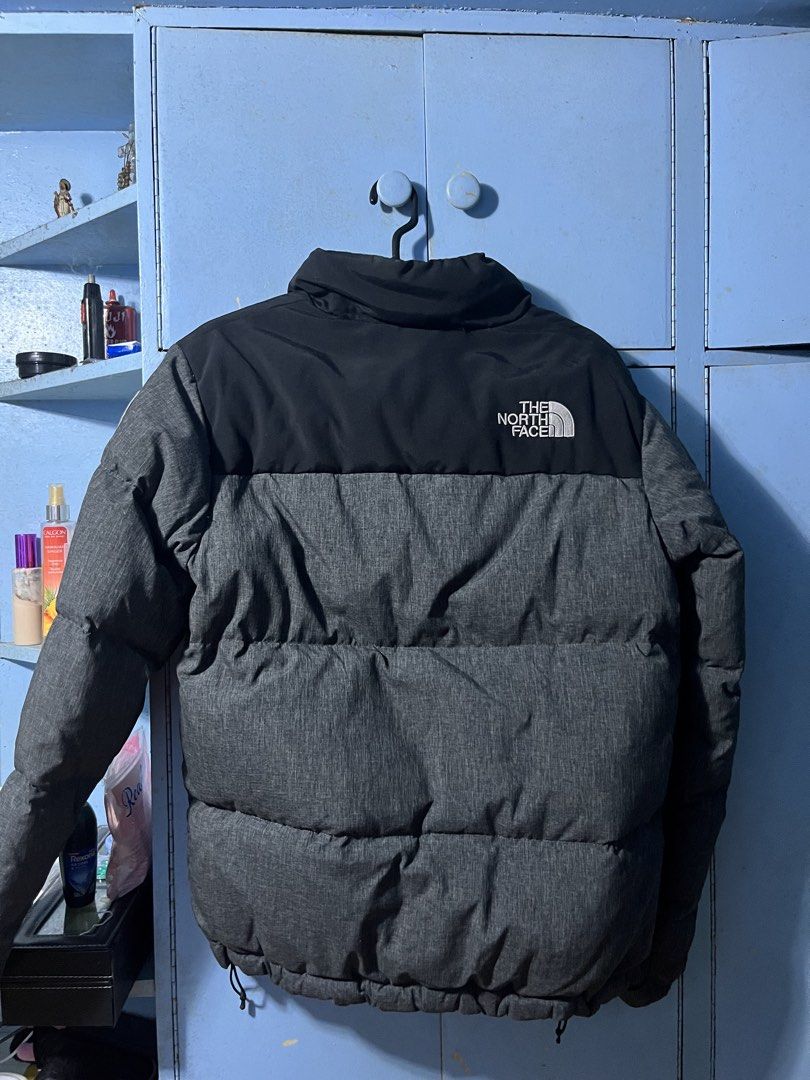 The North Face 1996 Retro Nuptse Jacket (Category: Coats, Jackets and Outerwear) located in Mandaluyong City. Submitted by lamisjoshelider (Listing ID 1469125797, Image 2). Description: -the north face 1996 retro nuptse jacket -used once -size M-L -nego sure buyer tawad ka lang.